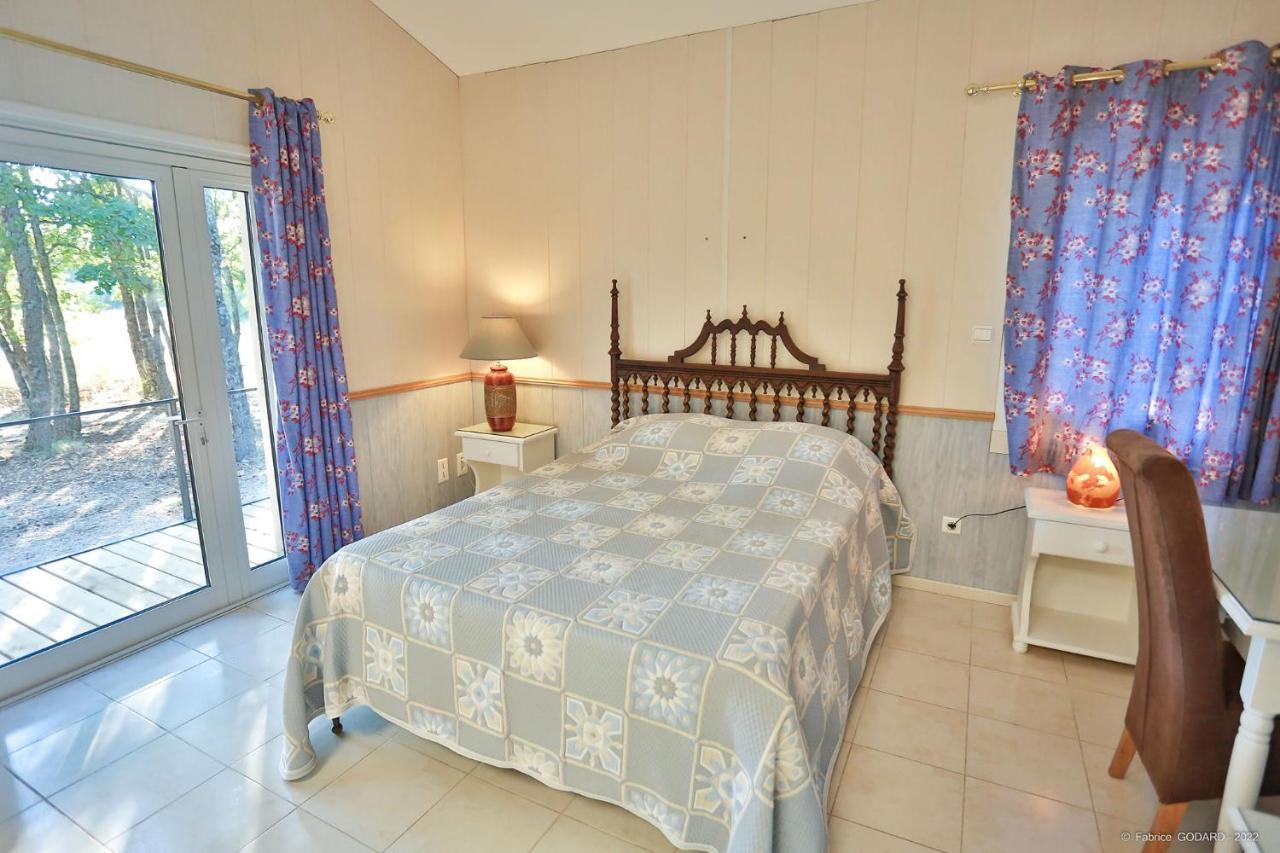 Hotel Restaurant Gite Les Lavandins Saint-Christol  Екстер'єр фото